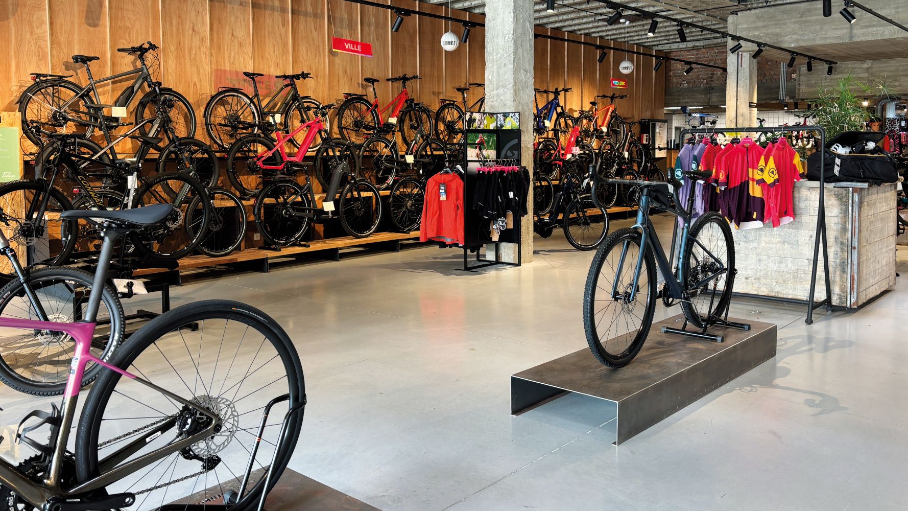 Cyclistes en mouvement - KAMEO Bikes