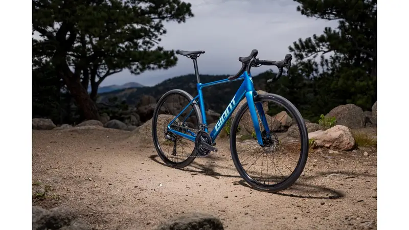 Giant Contend AR et Liv BeLiv AR : le nouveau vélo route all-road
