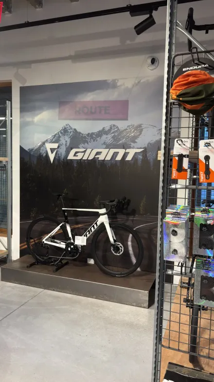 Magasin KAMEO Bikes Liège — vue 1 : showroom vélos électriques et atelier, Quai de Rome 22