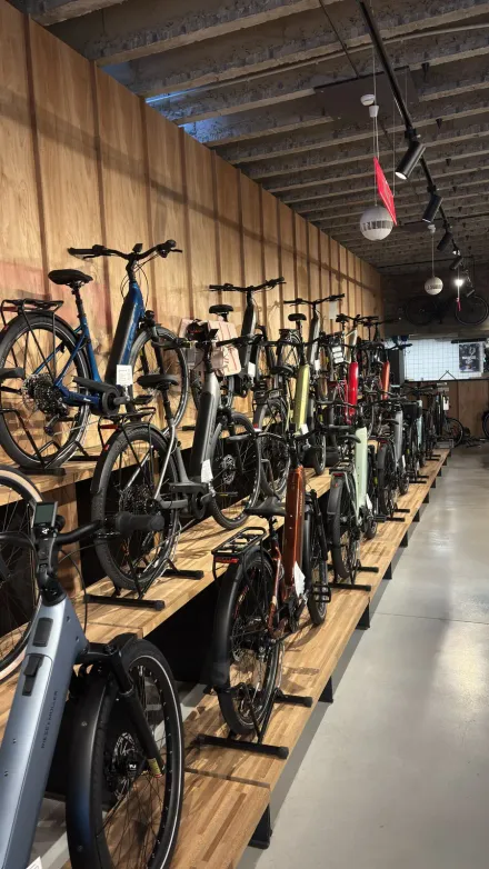 Magasin KAMEO Bikes Liège — vue 7 : showroom vélos électriques et atelier, Quai de Rome 22