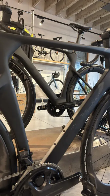 Magasin KAMEO Bikes Liège — vue 10 : showroom vélos électriques et atelier, Quai de Rome 22
